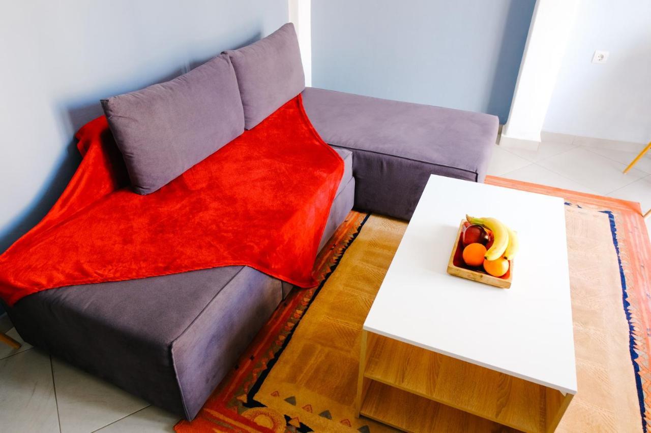Violet City Center Apartments Кавала Екстериор снимка