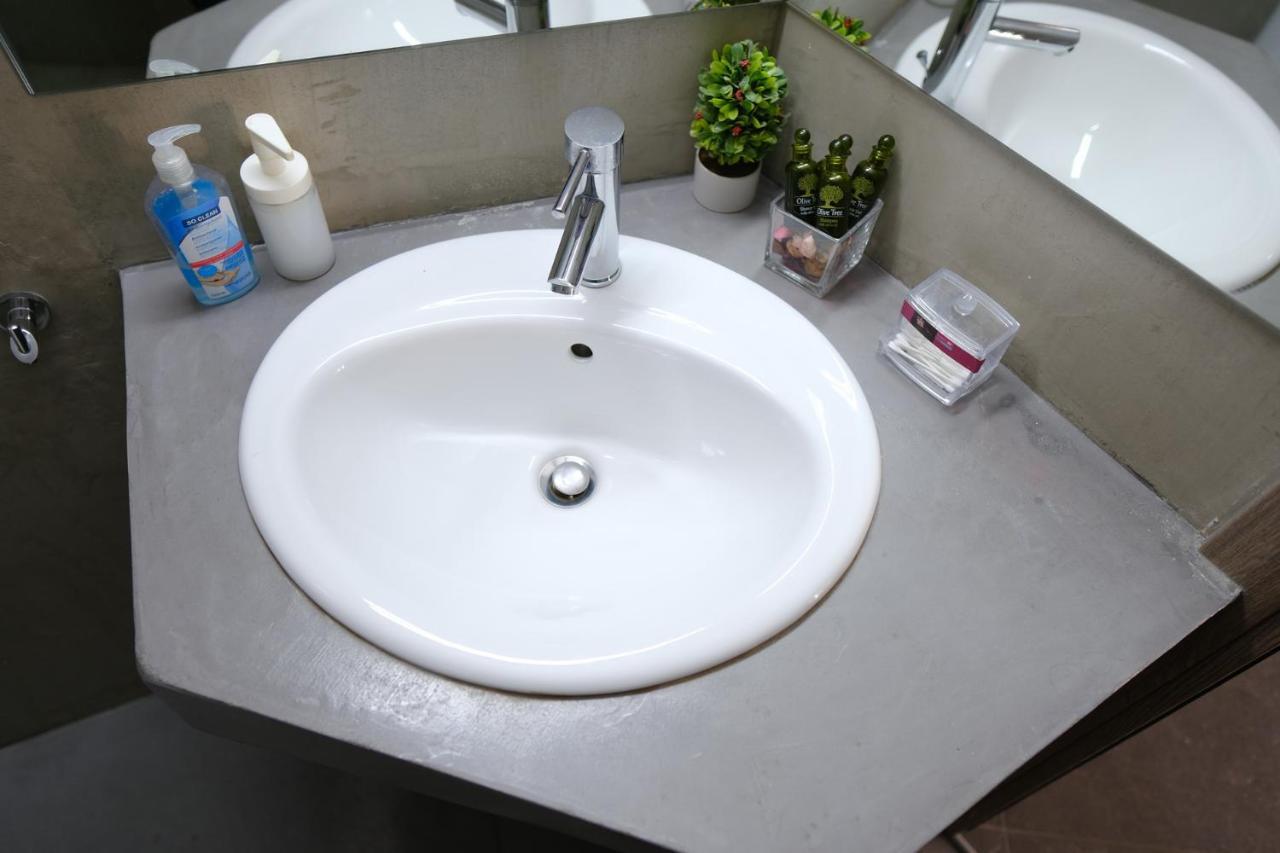 Violet City Center Apartments Кавала Екстериор снимка