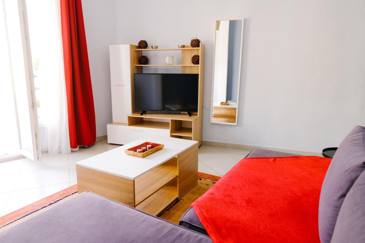 Violet City Center Apartments Кавала Екстериор снимка