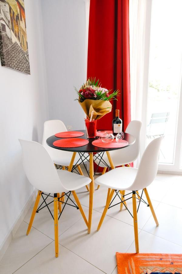 Violet City Center Apartments Кавала Екстериор снимка